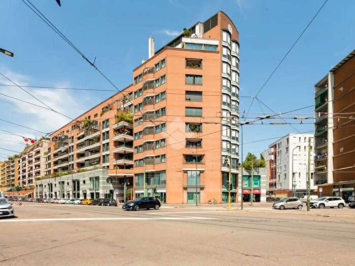 Appartamento trilocale in vendita in Via Rembrandt, Milano