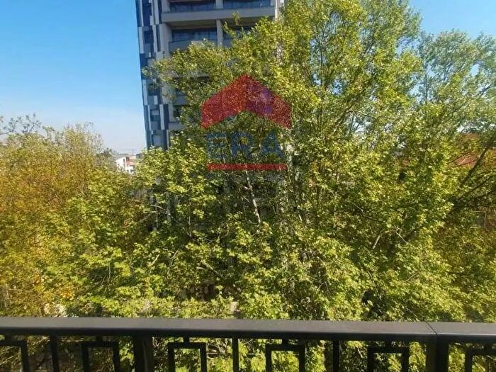 Appartamento quadrilocale in affitto in Viale Emilio Caldara, Milano