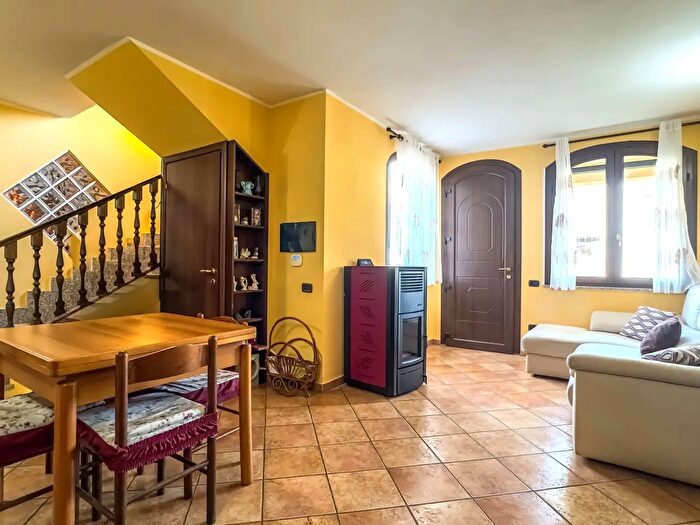 Casa con 5 locali in vendita in Via Donizetti, Decimoputzu