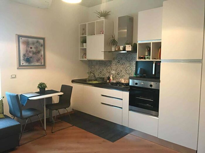 Appartamento trilocale in affitto in Via Pescara, Villa Fiorelli, Roma