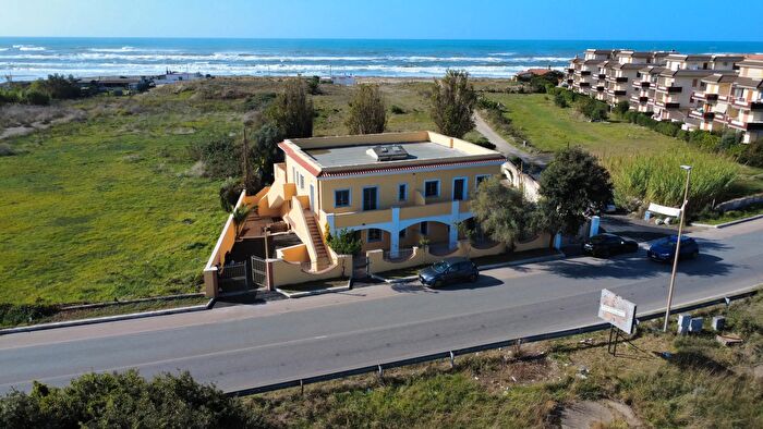 Appartamento quadrilocale in vendita in Lungomare degli Ardeatini, Ardea