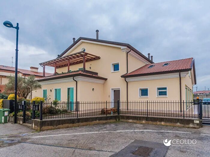 Appartamento trilocale in vendita in Via Piave, San Giorgio Delle Pertiche