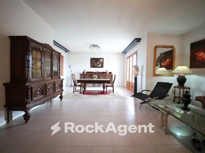 Casa con 6 locali in vendita in Via Evangelista Torricelli, Copertino