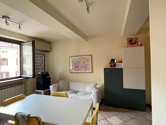 Appartamento bilocale in affitto in via Venti Settembre, Veronetta, Verona