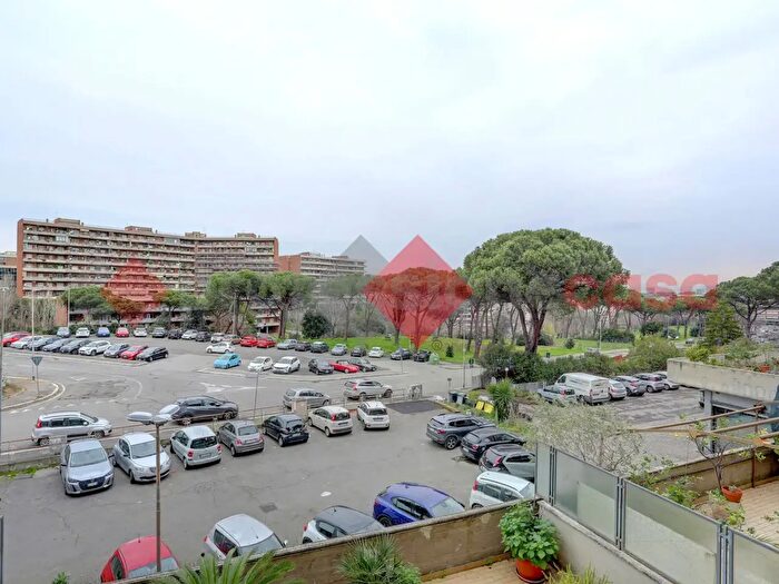 Appartamento trilocale in vendita in Via Fiume delle Perle, Roma