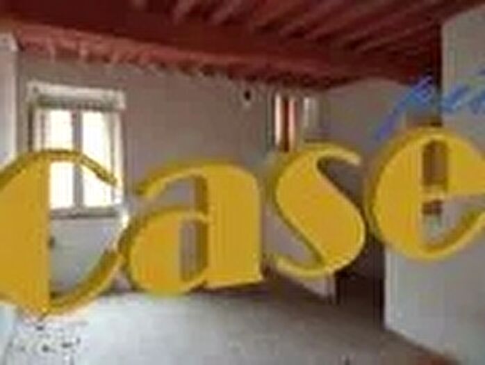 Casa con 8 locali in vendita in Camaiore