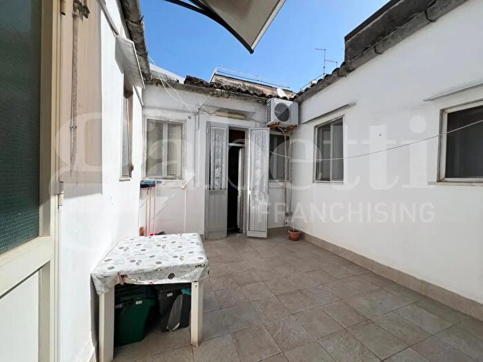 Appartamento trilocale in vendita in Siracusa