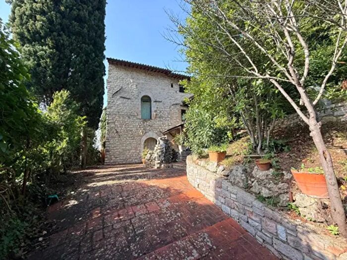 Casa con 6 locali in vendita in Via Assisana, Assisi