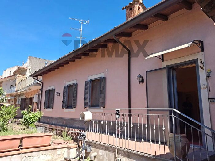 Casa quadrilocale in vendita in Via Fiorita, Catania
