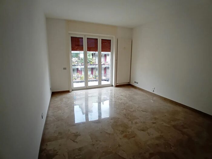 Appartamento trilocale in vendita in Via Stendhal, Milano