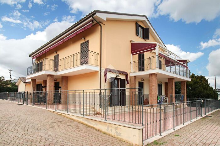 Casa con 5 locali in vendita in Strada Comunale Bore, Fermo