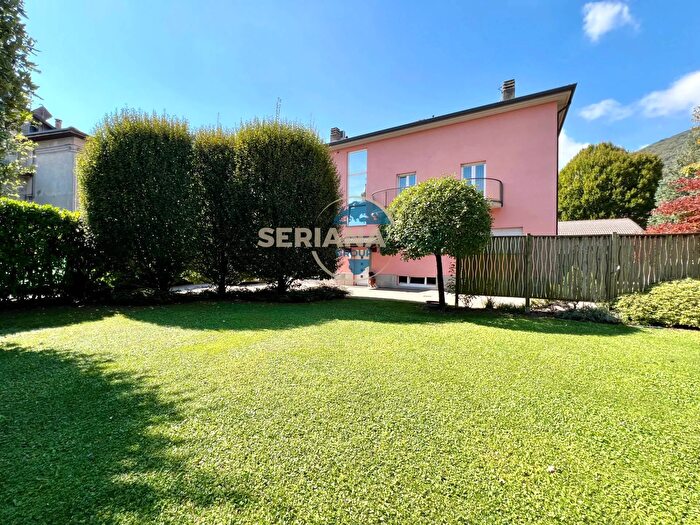 Appartamento con 7 locali in vendita in Via Matteotti, Albino