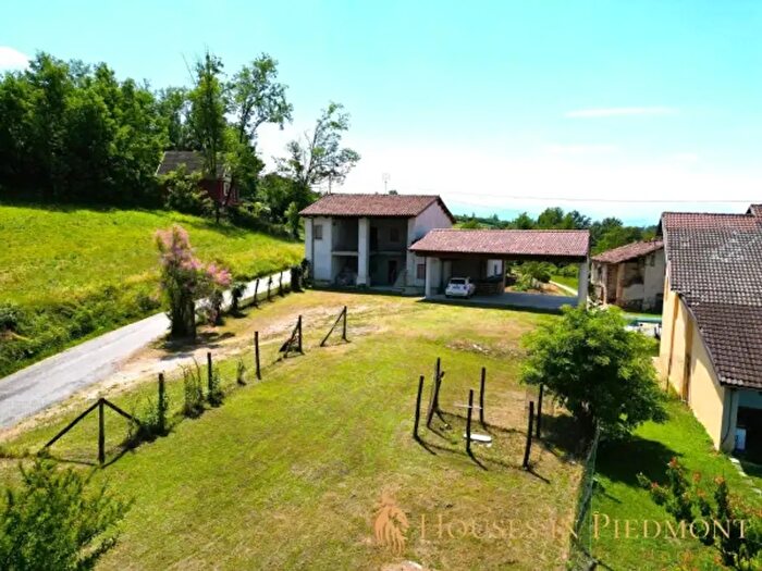 Casa con 6 locali in vendita in Clavesana