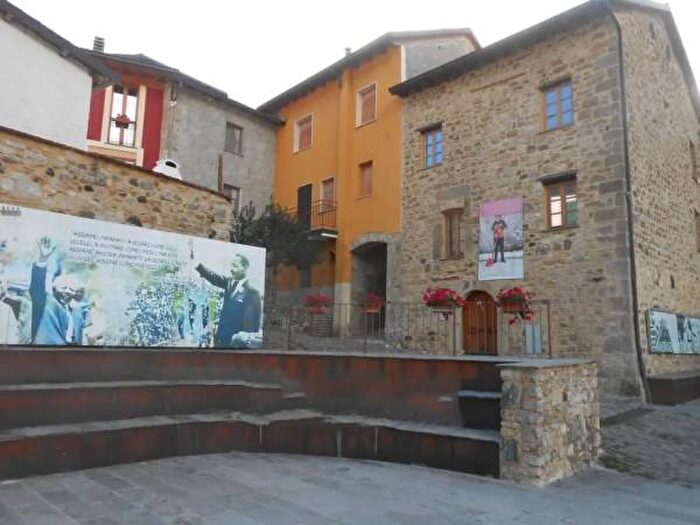 Casa con 6 locali in vendita in Via del Mulino, Cerignale