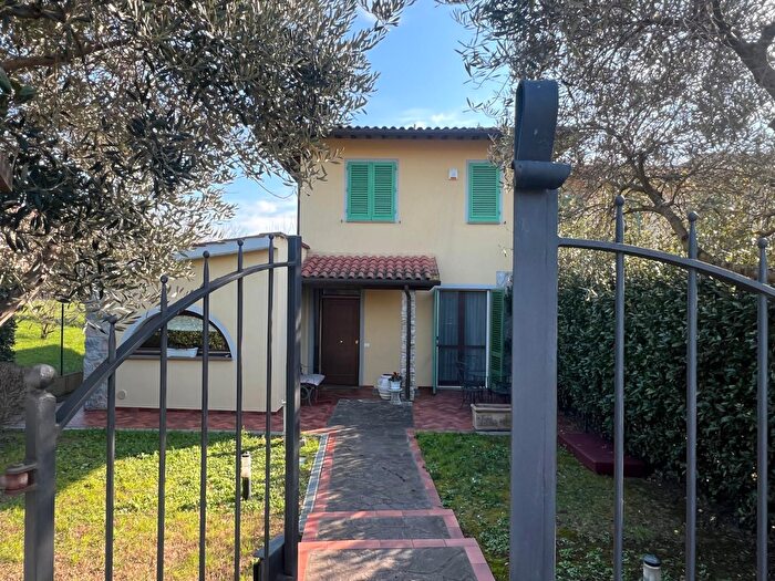 Casa con 6 locali in vendita in Montelupo Fiorentino
