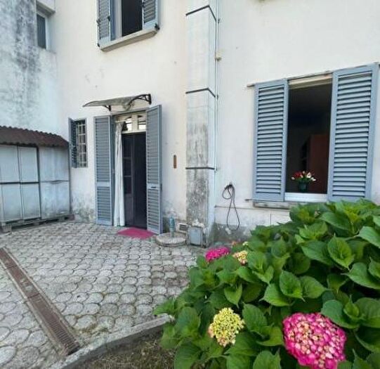 Casa con 6 locali in vendita in Barga