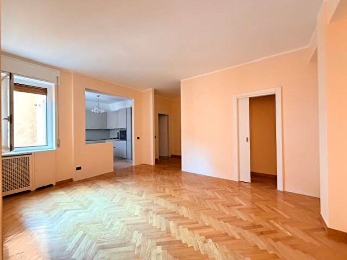 Appartamento trilocale in affitto in Via Guglielmo Silva, Monte Rosa Lotto, Milano