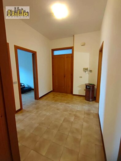 Appartamento con 5 locali in vendita in Via Gramsci, Offida