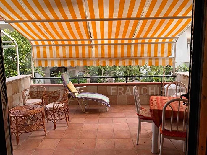 Appartamento trilocale in vendita in Via Covello, Scalea