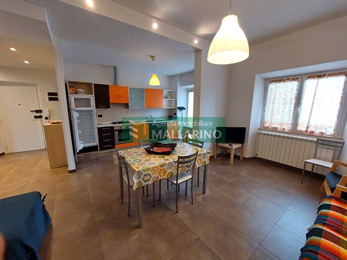 Appartamento trilocale in affitto in Corso Europa, Centro, Finale Ligure