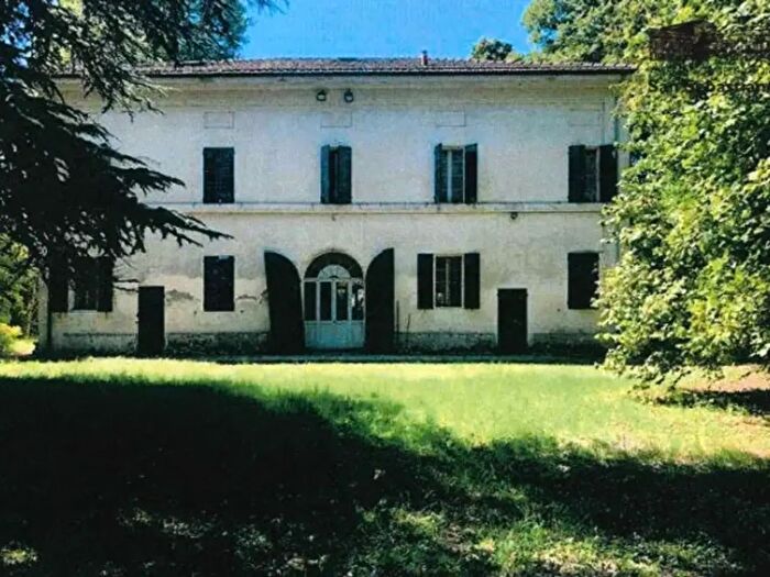 Casa con 6 locali in vendita in Via Trentola, Forli