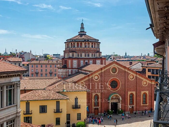 Appartamento con 11 locali in vendita in Corso Magenta, Milano