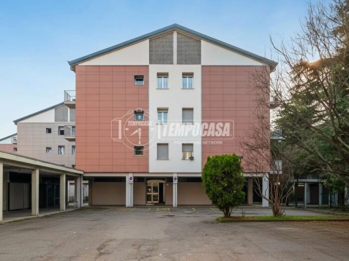 Appartamento con 5 locali in vendita in Via Bartolomeo Spani, Reggio Emilia