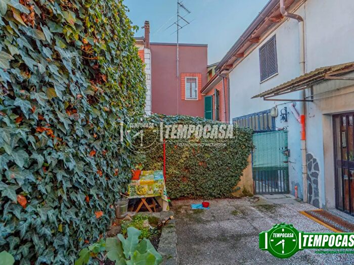 Appartamento trilocale in vendita in Via Olubra, Piacenza