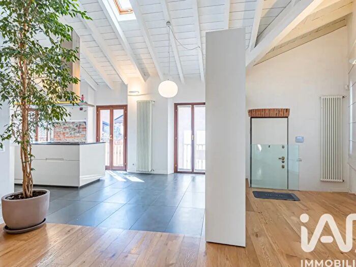 Appartamento quadrilocale in vendita in Via Ariberto da Intimiano, Cantu