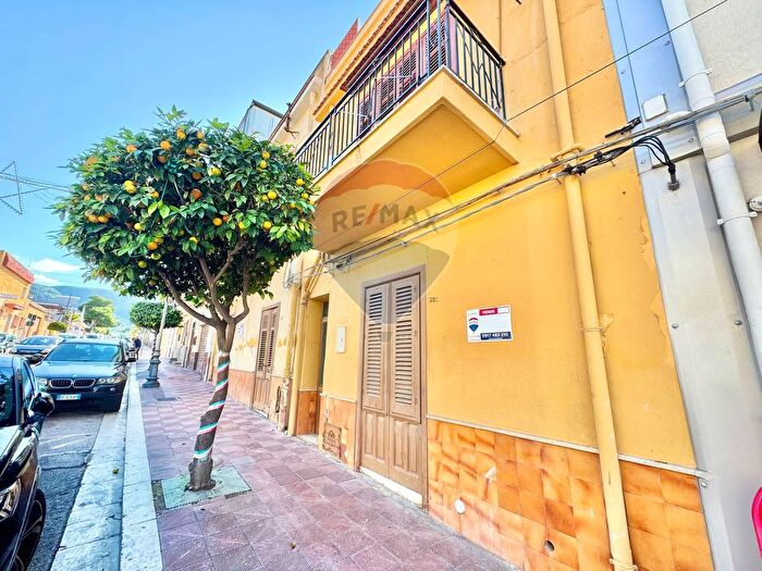 Appartamento trilocale in vendita in Corso Vittorio Emanuele III, Terrasini