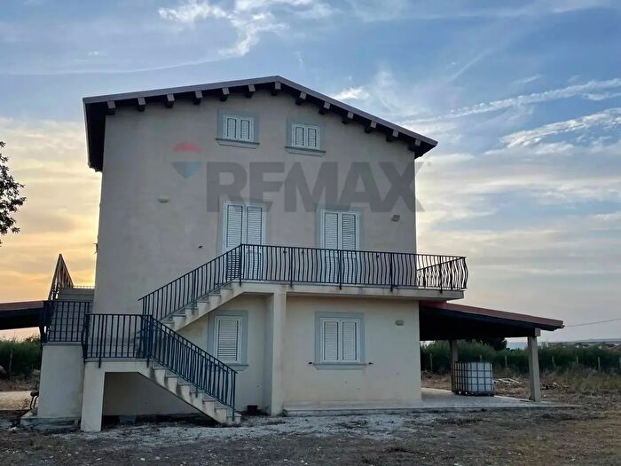 Casa con 8 locali in vendita in Contrada Passo Piano Sn, Scicli