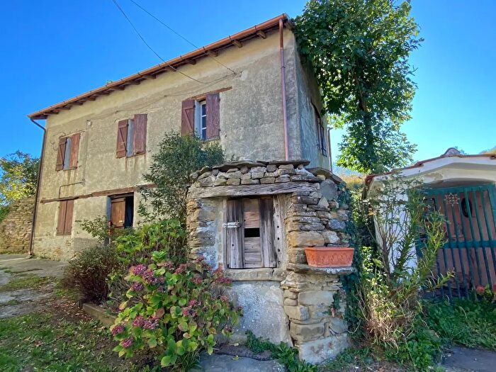 Casa quadrilocale in vendita in Via Nazionale, Dego