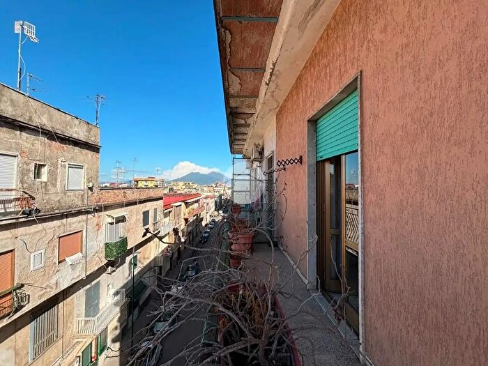 Appartamento con 5 locali in vendita in Via Cardinale Baronio, Napoli
