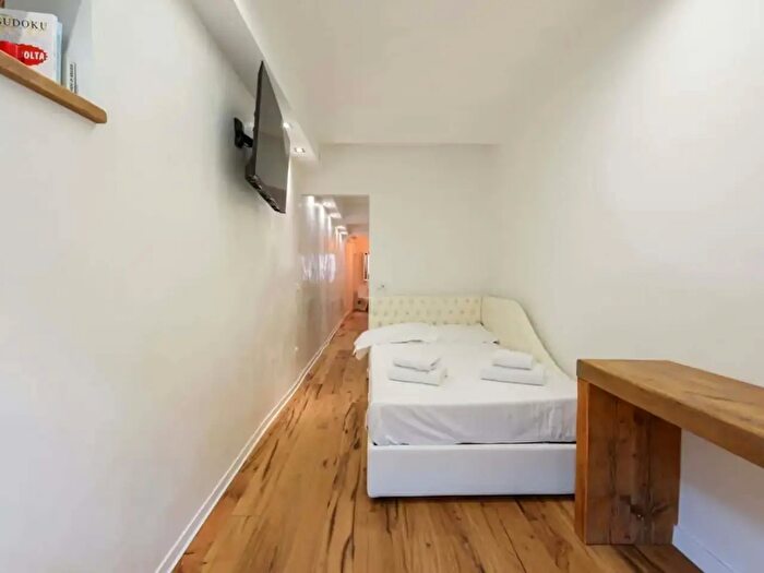 Appartamento monolocale in affitto in Via Santa Maria, Firenze