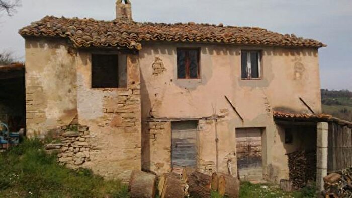 Casa con 6 locali in vendita in Contrada Manciano, Cupramontana