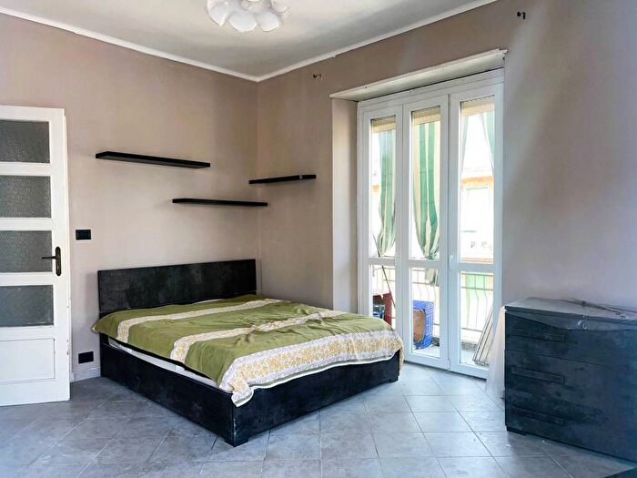 Appartamento trilocale in affitto in Via Borgosesia, Parella, Torino
