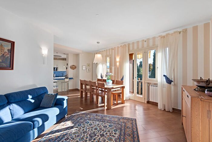 Appartamento con 5 locali in vendita in Lungolago Zanardelli, Toscolano Maderno