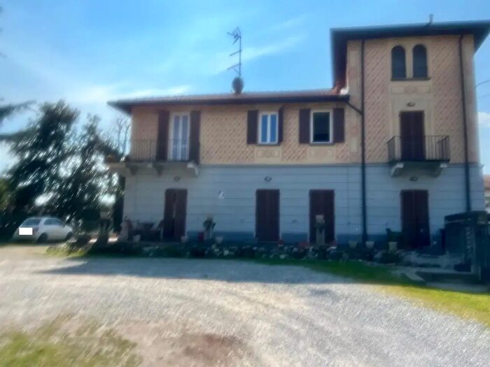 Appartamento bilocale in affitto in Montano Lucino