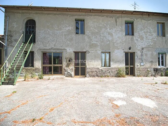 Casa quadrilocale in vendita in Vicolo del Chiassarello, Prato