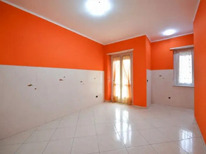 Appartamento con 5 locali in vendita in Via Lima, Torino