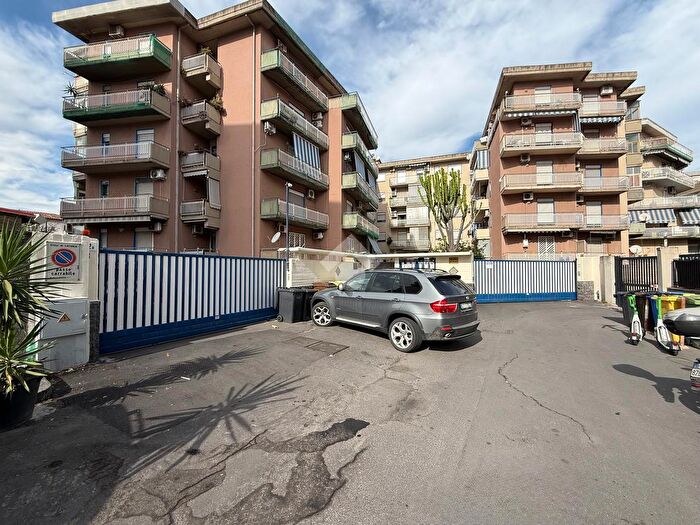 Appartamento trilocale in vendita in Via Balilla, Catania