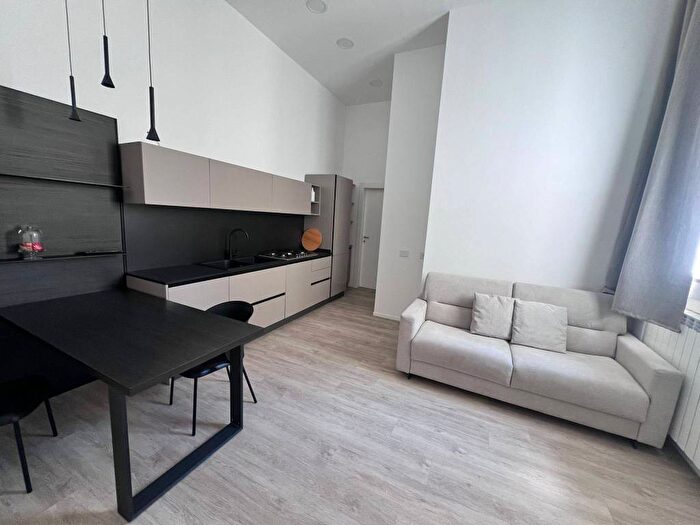 Appartamento bilocale in affitto in Via Bisignano, Chiaia, Napoli