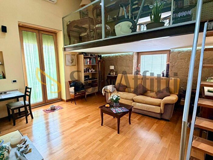 Appartamento trilocale in affitto in Piazza Francesco Muzii, Arenella, Napoli