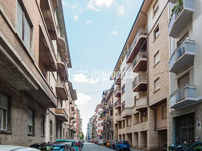 Appartamento quadrilocale in vendita in Via Massena, Torino