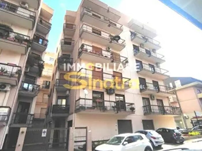 Appartamento con 5 locali in vendita in Via dei Combattenti, Paterno