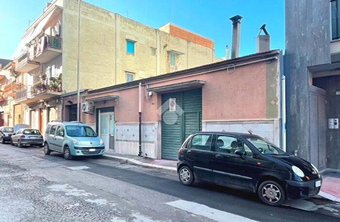 Casa con 7 locali in vendita in Via Luigi Dicuonzo, Barletta