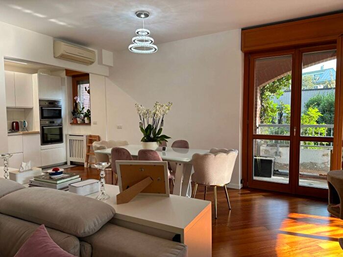 Appartamento trilocale in affitto in Via degli Ottoboni, San Siro, Milano