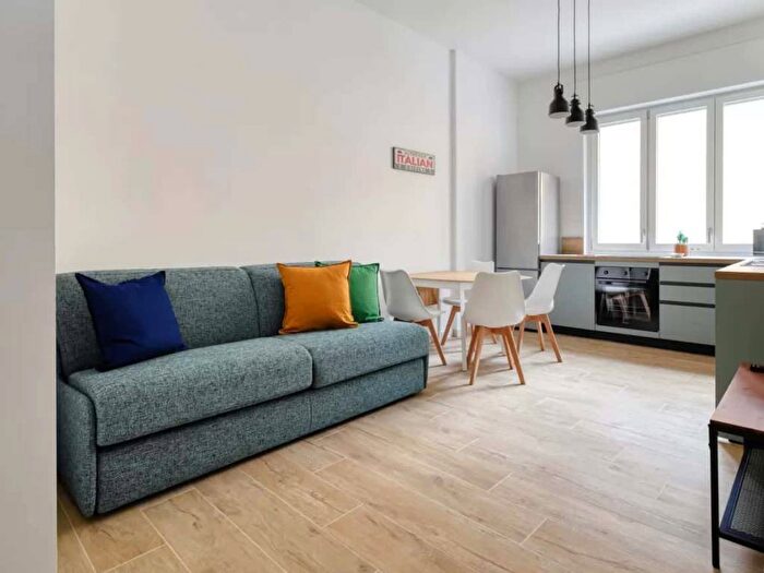 Appartamento trilocale in affitto in Via Francesco Redi, Morgagni, Milano