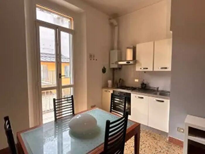 Appartamento quadrilocale in affitto in Via Pavia, Milano