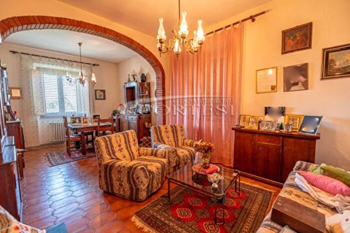 Appartamento con 5 locali in vendita in Rigutino Nord, Arezzo